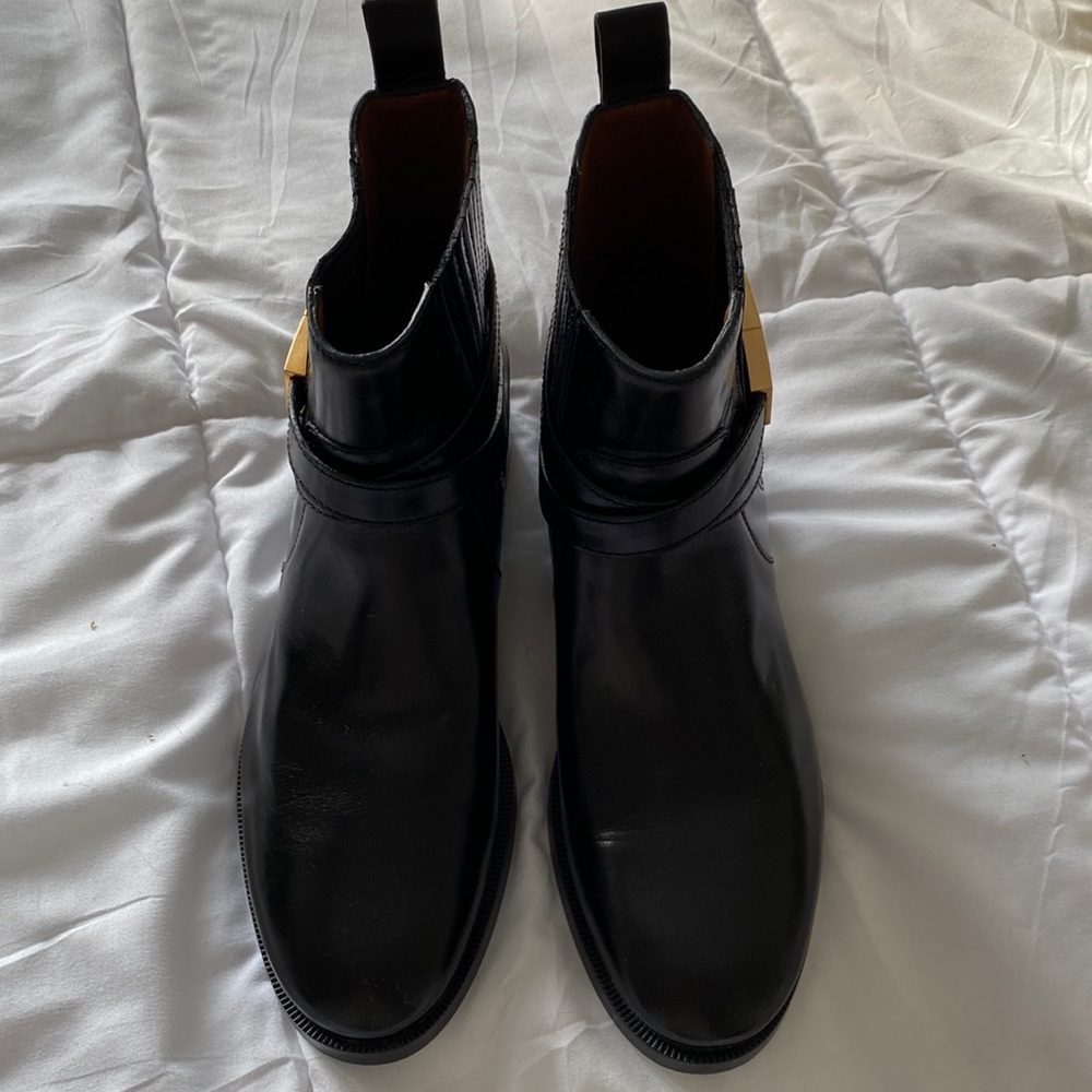 Brand new never worn Tory Burch black Chelsea boots